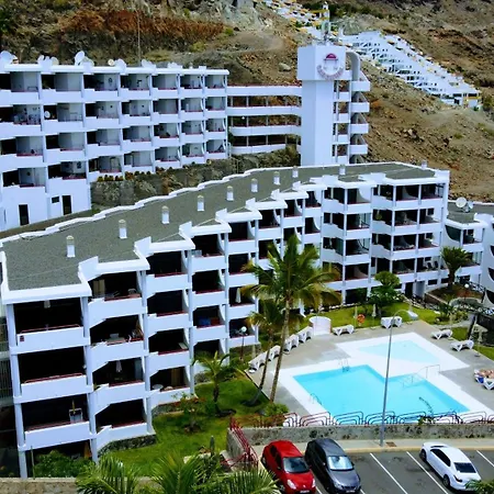 Holidays In Paradise *